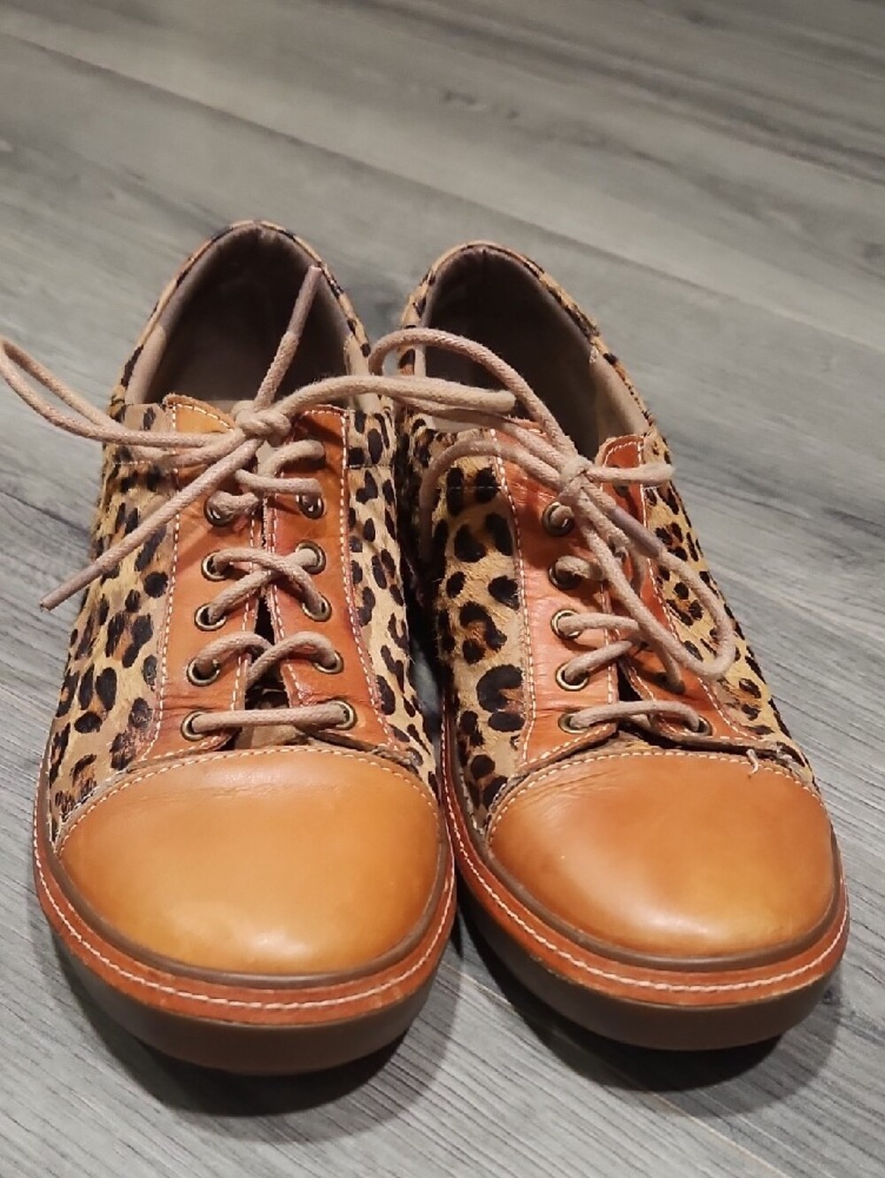 La'Artiste Libby Leopard Print Calfhair Leather Casual Sneakers - Picture 4 of 11